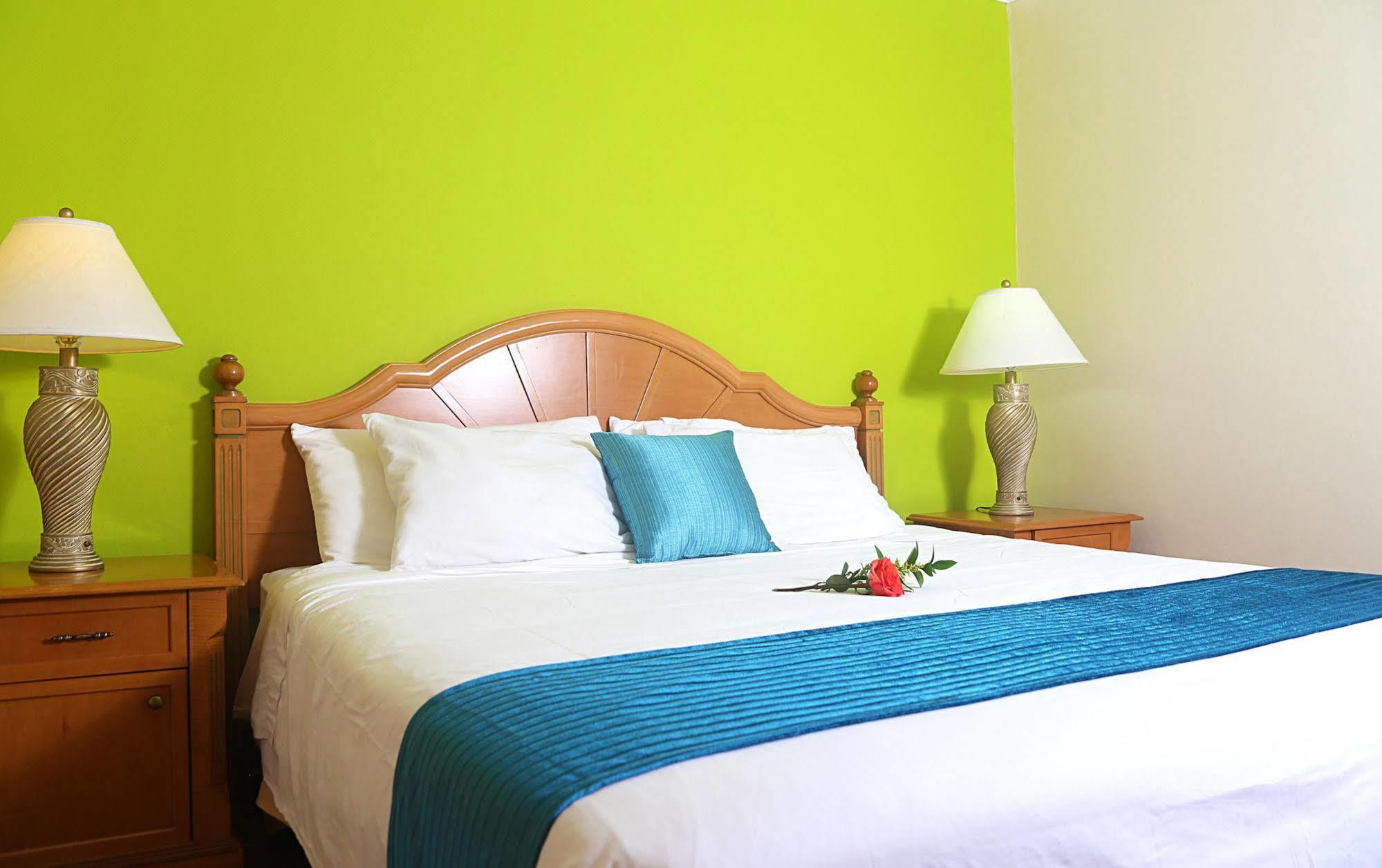 Punto Di Oro Apartments Resort Tanki Leendert Eksteriør billede